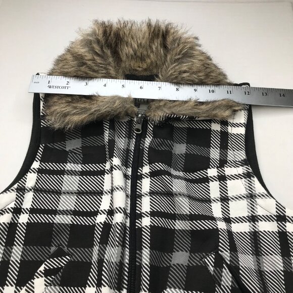 Derek Heart Women's Medium Vest Black And White Plaid Faux Fur Collar New - Picture 7 of 13